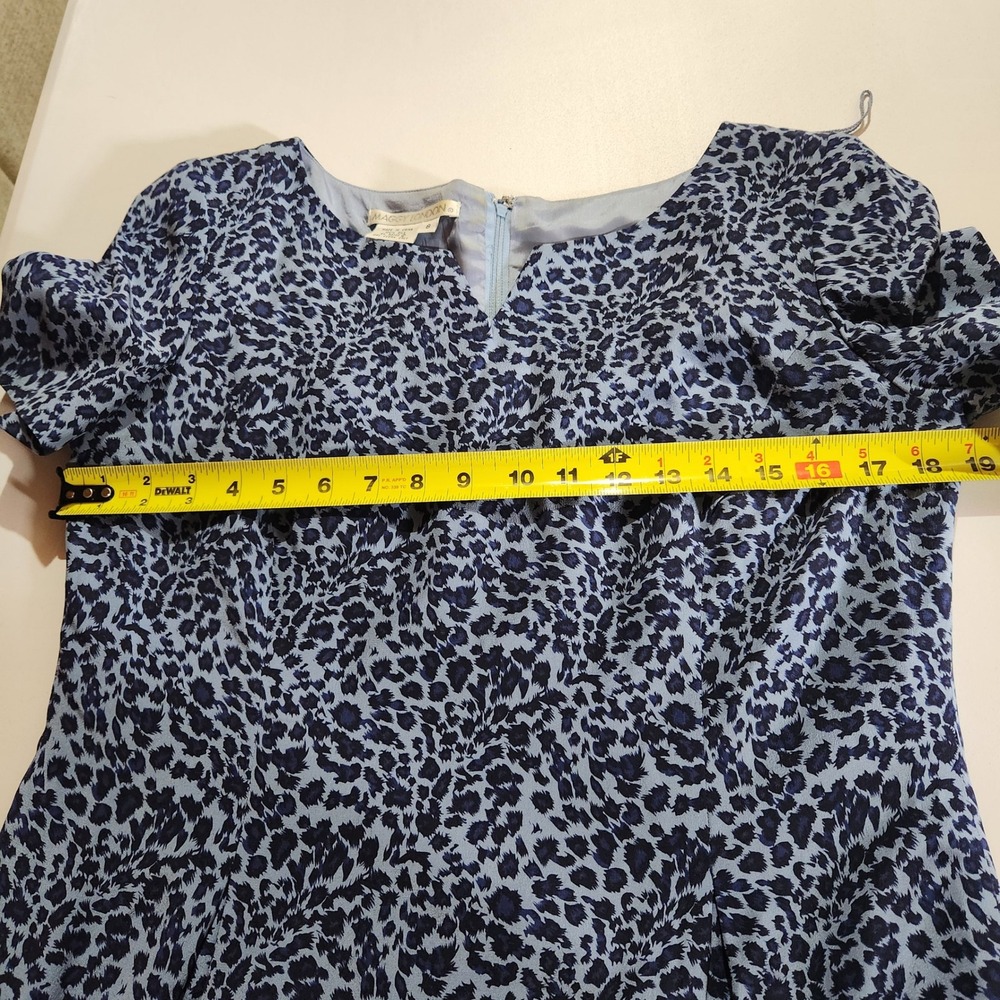 Vtg Maggy London 100% Silk Leopard Print Shift Dress‎ Sz 8 Blue Pleated Notch V - Picture 3 of 9